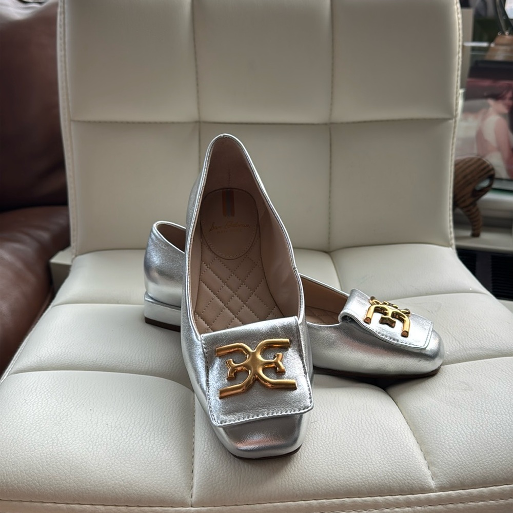 Brand new. Size 5